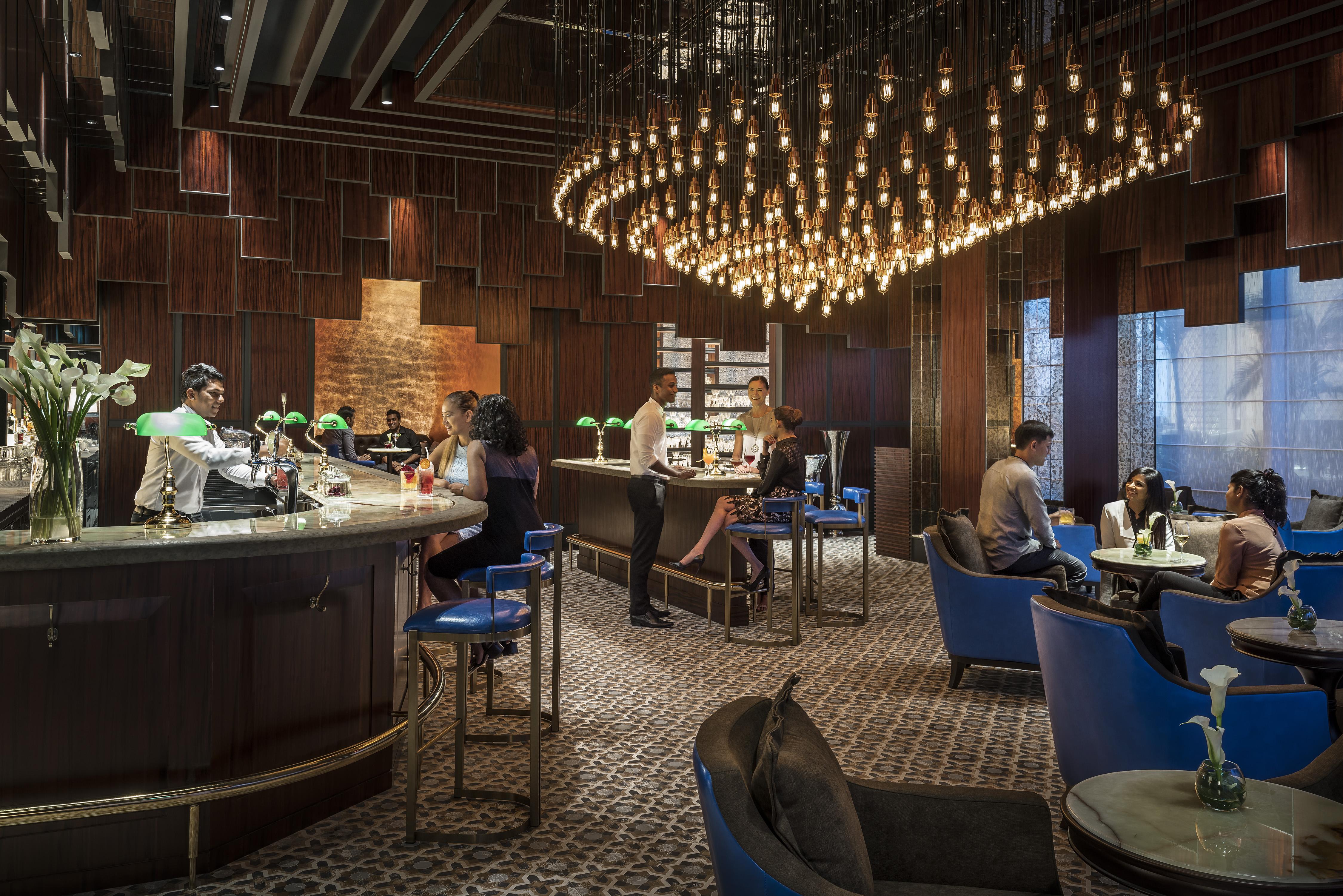 Shangri-La 콜롬보 외부 사진 The interior of the bar